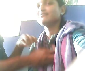 चुंबन, बाहों हिंदी सेक्सी पिक्चर फुल मूवी वीडियो में एक दूसरे को उंगली